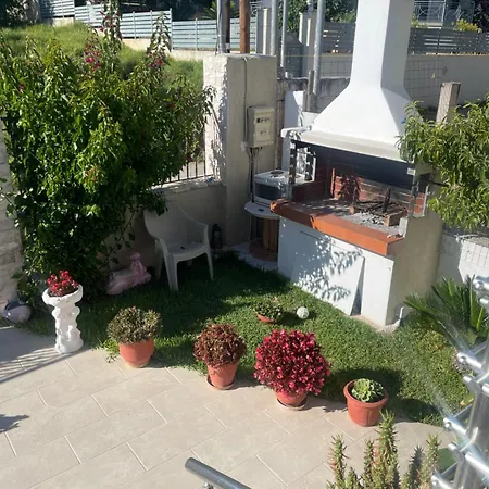 アパート Giouli's Maison